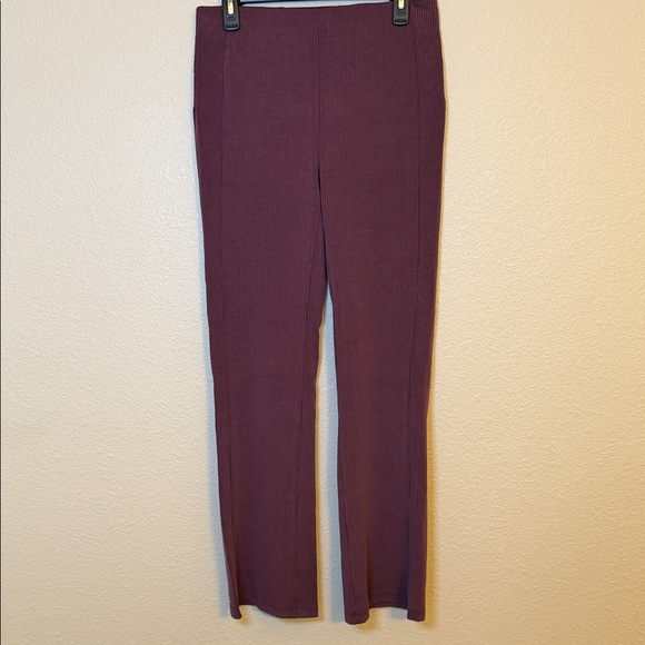 Women’s Flare Ribbed Lululemon Pants - Picture 2 of 9